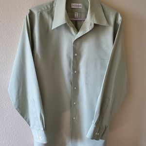 Men's Van Heusen dress shirt
